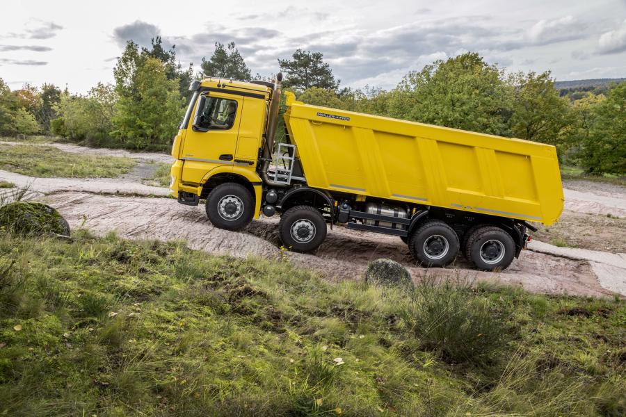  Mercedes-Benz Arocs 4151 K 8x8/4 Meiller Hinterkipper 2017 года  (фото 12 из 19)